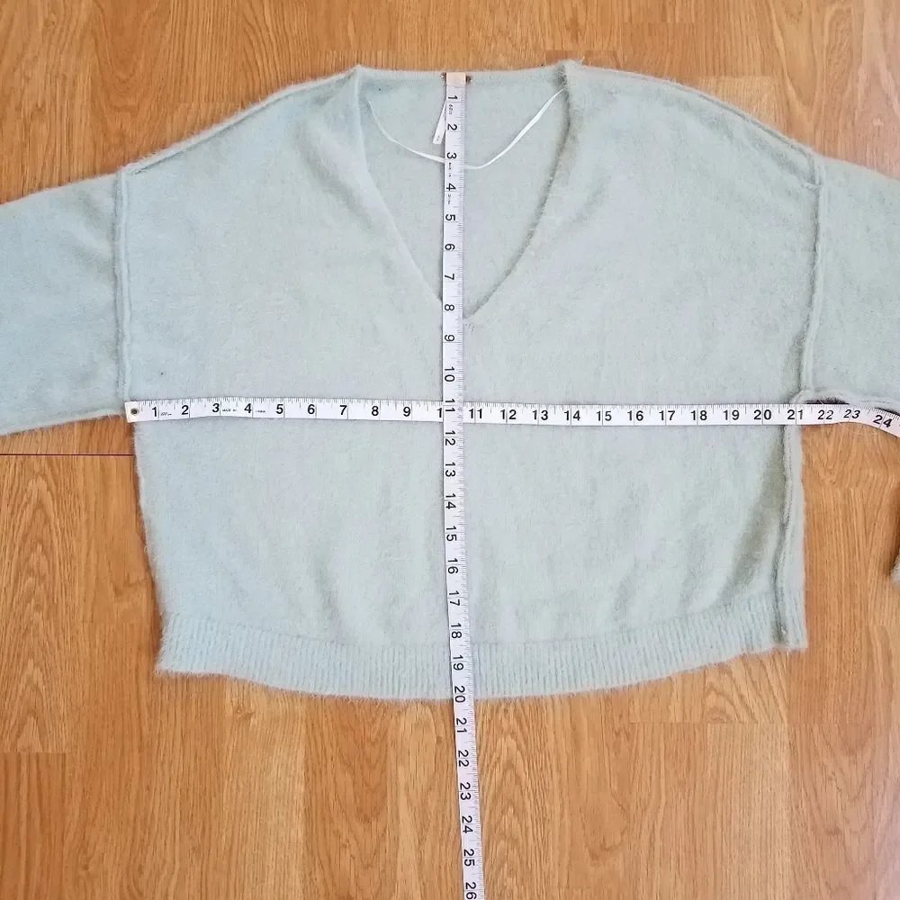 Free People Princess Sweater sz Small in Mint